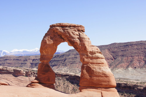 Photo of an arch in Arches National Park, Utah